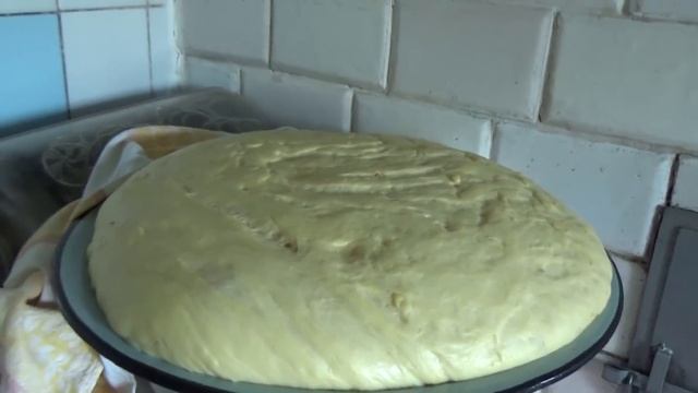 РЕЦЕПТ МАМИНЫХ БУЛОК В РУССКОЙ ПЕЧИ / САМЫЕ ВКУСНЫЕ БУЛКИ И ВОСПОМИНАНИЯ смотреть онлайн