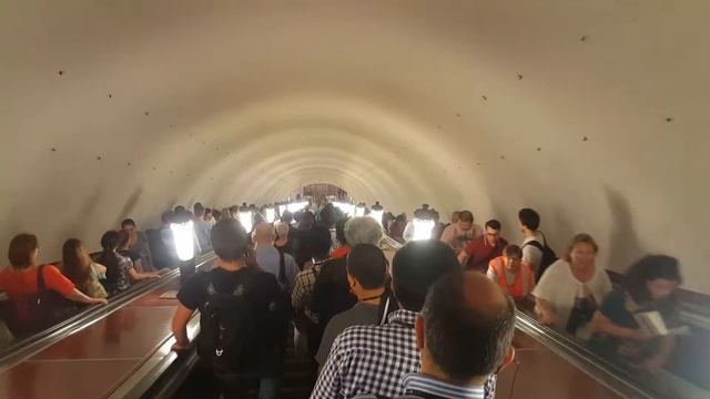 World's deepest Metro Rail (243 ft deep metro) in Moscow смотреть онлайн