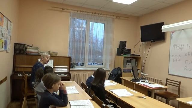 Урок "Приёмы развития музыкального тематизма на примере пьес "Альбома для юношества" Р. Шумана смотреть онлайн