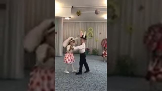 Танго двух зайчат смотреть онлайн