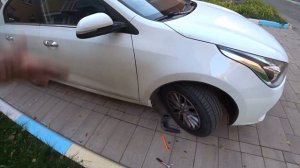 Чистка дренажа на автомобиле Kia Rio 4