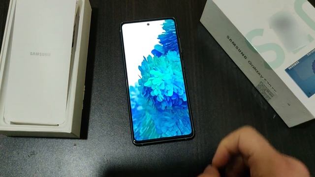 Samsung Galaxy S20 FE Unboxing - Cloud Mint 8GB ram смотреть онлайн