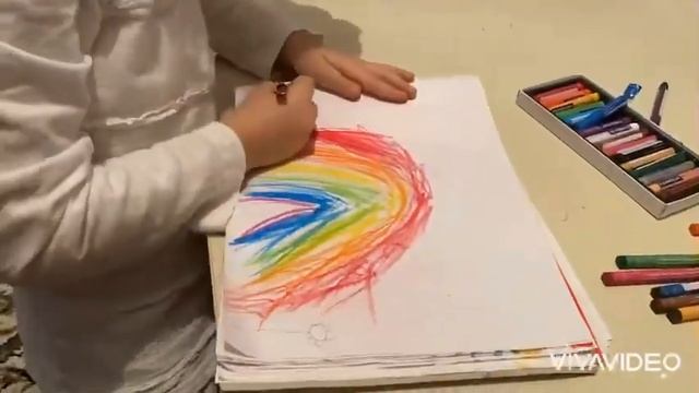 Это моя сестрёнка Зяхра,она тоже любит рисовать .ей 6 лет . смотреть онлайн