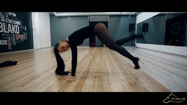 When I'm small - Phantogram. Katerina Strogaya. Strip plastic. смотреть онлайн
