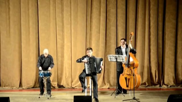 аккордеонист Плюшко и ансамбль ДМШ1-Ночной экспресc.avi смотреть онлайн