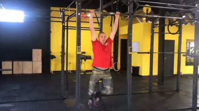 Подтягивания на перекладине. Pull ups смотреть онлайн