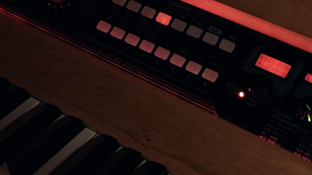 KORG R3 Synthesizer - A Powerful Unknown Synthesizer