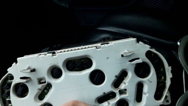 Снятие щитка приборов Honda H RV 1999 года, Замена подсветки приборной панели HRV Honda смотреть онлайн