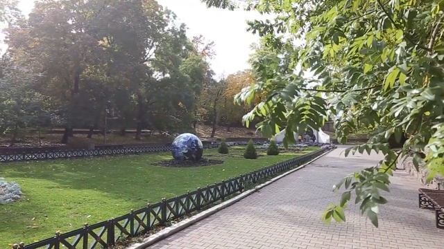 Прогулка по парку Горького / Ростов-на-Дону / 2021 смотреть онлайн