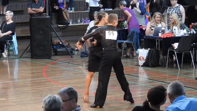 ChaChaCha 3 Ranglist Latin on 10 09 2016 INTERNATIONAL Junior 2 Cathrine Singer & Mads Friis Lassen смотреть онлайн