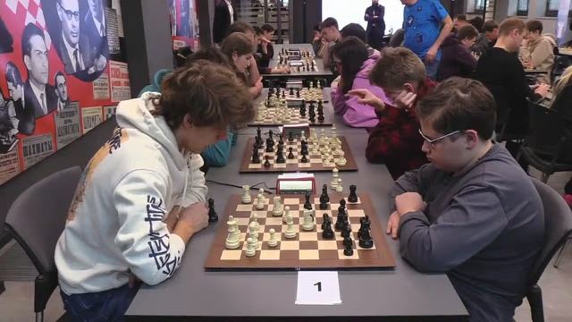 Ферзь и пешка. Камера 1 смотреть онлайн