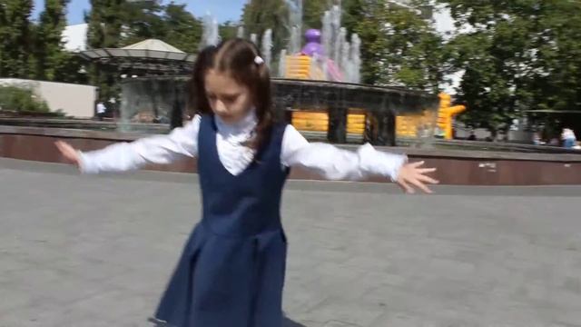 Танец и стих у фонтана смотреть онлайн