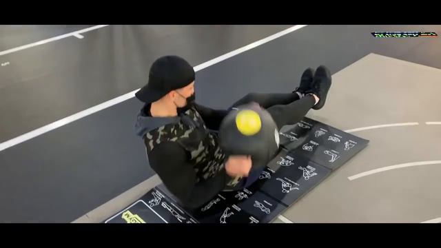 ЯНГИ ЖАНГ ИСРОИЛ МАДРИМОВ VS ЭРИК УОЛКЕР | РАКИБ КУЧЛИ БОКСЧИ! смотреть онлайн