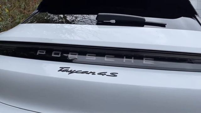 Porsche | Taycan 4S Cross Turismo | Carrara White смотреть онлайн