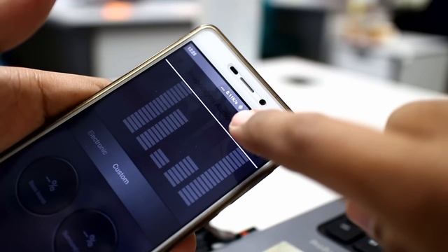 Xiaomi Bluetooth Speaker Equalizer VS No EQ | SPOTIFY Test (and vs Redmi 3 Internal Speaker) смотреть онлайн