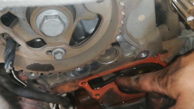 Dacia/Renault 1.5 tdci k9k 80kW timing belt an water pump replacement... смотреть онлайн
