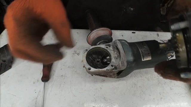 Ремонт болгарки Metabo WE 14-125 plus смотреть онлайн