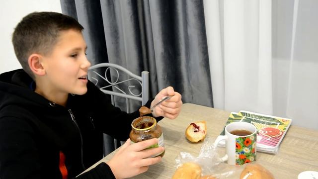 ГОЛОДНЫЕ ИГРЫ у нас в доме ! Диана и Максим смотреть онлайн