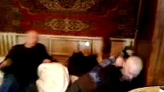 Синие дуралеи дерутся.3gp смотреть онлайн