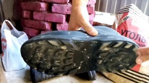 Чем заклеить сапоги "ПЕНКИ" за секунду.Дешёвый, долговечный и простой способ.