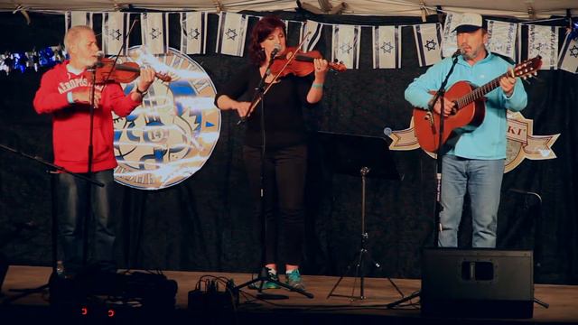 Трио МАРТ - "Колыбельная" (сл. и муз. Михаил Щербаков) смотреть онлайн