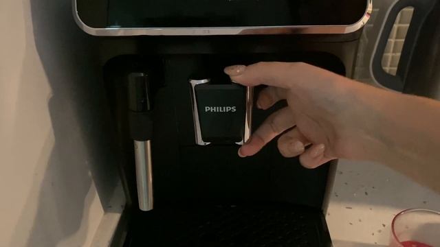 Philips 2220/10 Espresso Makinesinde Kahve Yapımı смотреть онлайн