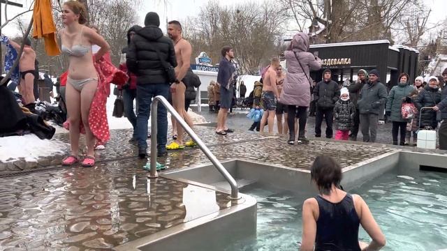 Beautiful Epiphany 2022 19 January | air is -7 degrees | water is +6 degrees смотреть онлайн