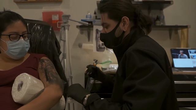 Best Wolf Tattoo Chicago | Serg Neira смотреть онлайн