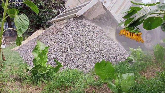 Привезли щебінь, зробили качелю гніздо смотреть онлайн