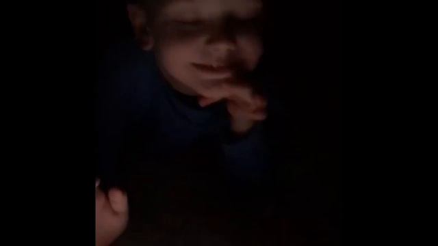 Мой брат поёт песню snowflake 20 минут смотреть онлайн