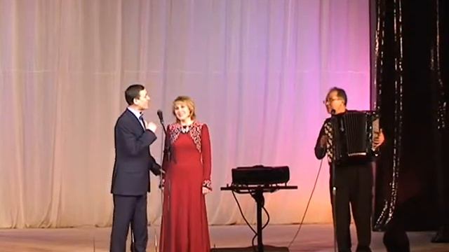 "Сирень çеçкисем" муз. А.Печникова сл. Ю.Сементера исп. Заслуженный артист ЧР В.Егоров и О.Родионов смотреть онлайн