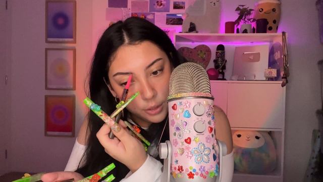 ASMR trying to do my makeup with 3 inch press on nails 💅 ... again смотреть онлайн