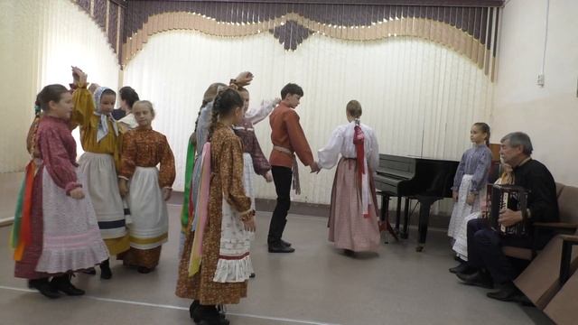 Краковяк тройками, бытовой танец. с.Шалинское, Манский район, Красноярский край. смотреть онлайн