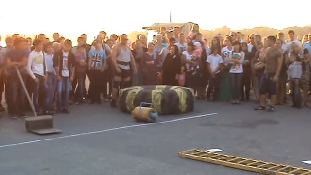 Астрахань турнир "StrongMan" 2012 Дьяконов и Котпелов кантовка колеса смотреть онлайн