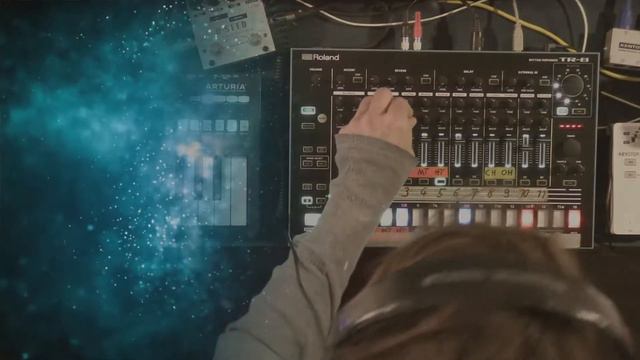 TR-8 POWER 909 style смотреть онлайн