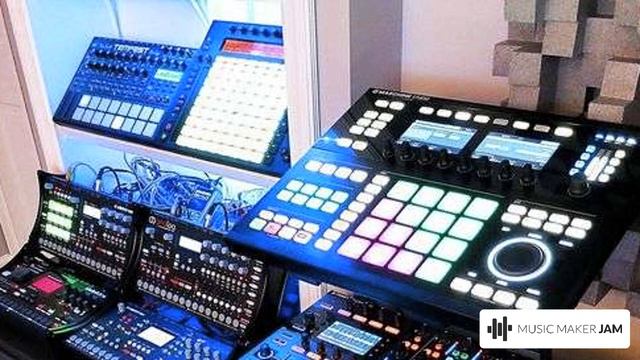 새로운 리듬과 새로운 DJ 음악 смотреть онлайн