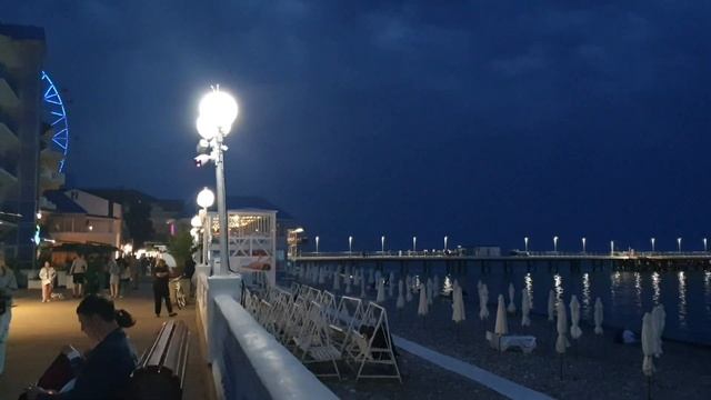 Набережная вечером. Пляж Лазаревский. Улица Янтарная. Лазаревское Сочи. Погода в конце мая 2023 смотреть онлайн