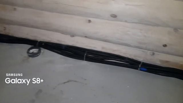 Скрытая электропроводка в деревянном доме ручной рубки. Астрошицкий Городок. смотреть онлайн