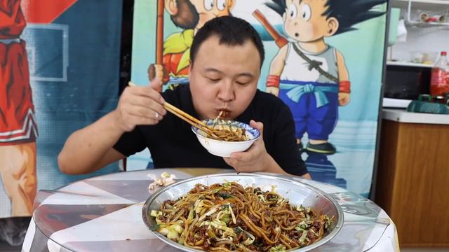 6斤猪肉剁小块，阿强做肉酱拌面，面条裹上酱汁，大口吃的真带劲【cram阿强】