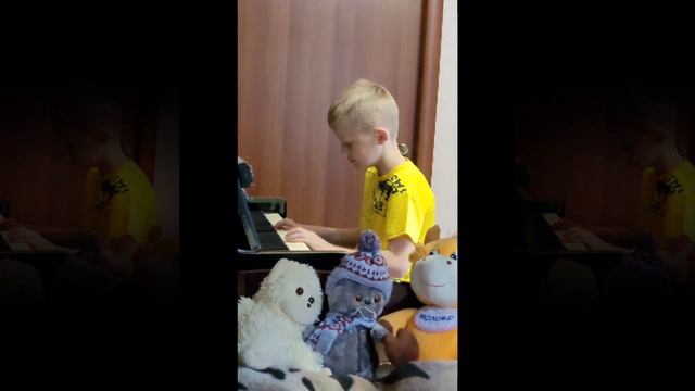 Малыш-Виртуоз шокировал своих второклассников игрой на пианино! смотреть онлайн