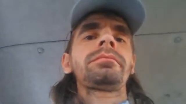 поехал поделам смотреть онлайн