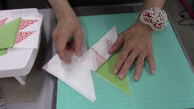 Rosebud Block - Vintage Quilt Block #20 смотреть онлайн