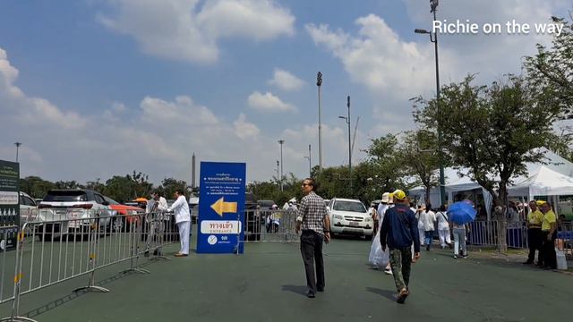 ชวนชิมร้านเด็ด!! งานส่งเสริมพระพุทธศาสนา ประชาชนหลั่งไหล!! สักการะพระบรมสารีริกธาตุฯ ณ ท้องสนามหลวง смотреть онлайн