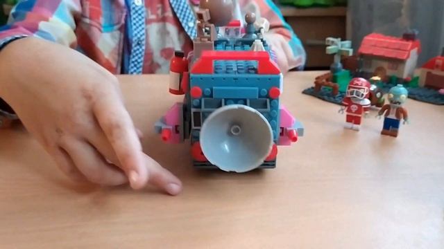 LEGO Plants vs Zombies 2 Time Machine Crazy Dave смотреть онлайн