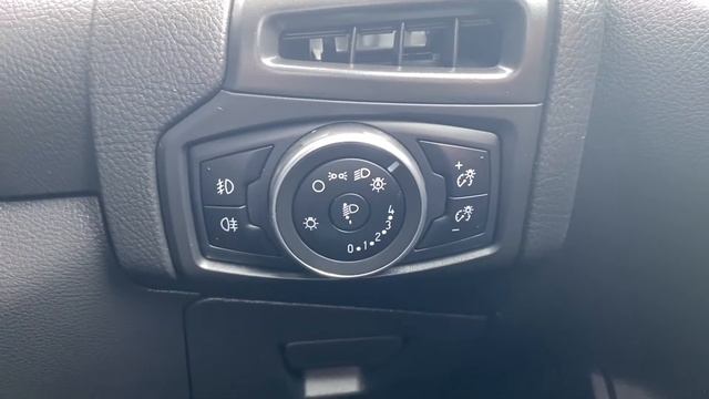 Ford Focus 1.5 TDCi Titanium Navigation 5dr Powershift смотреть онлайн