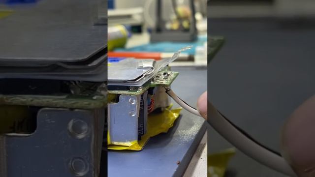 Reparación cargador MagSafe 1 смотреть онлайн
