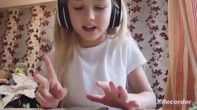 алиса угадывает анимации Вивьен Адский босс и Отель Хазбин смотреть онлайн