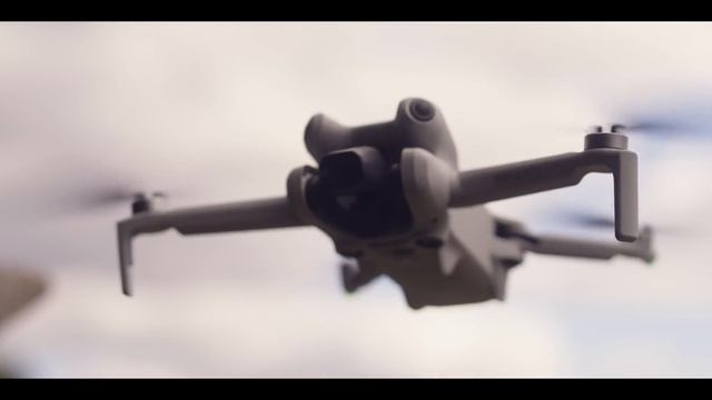 DJI Mini 4 Pro: The Flying Camera Review смотреть онлайн