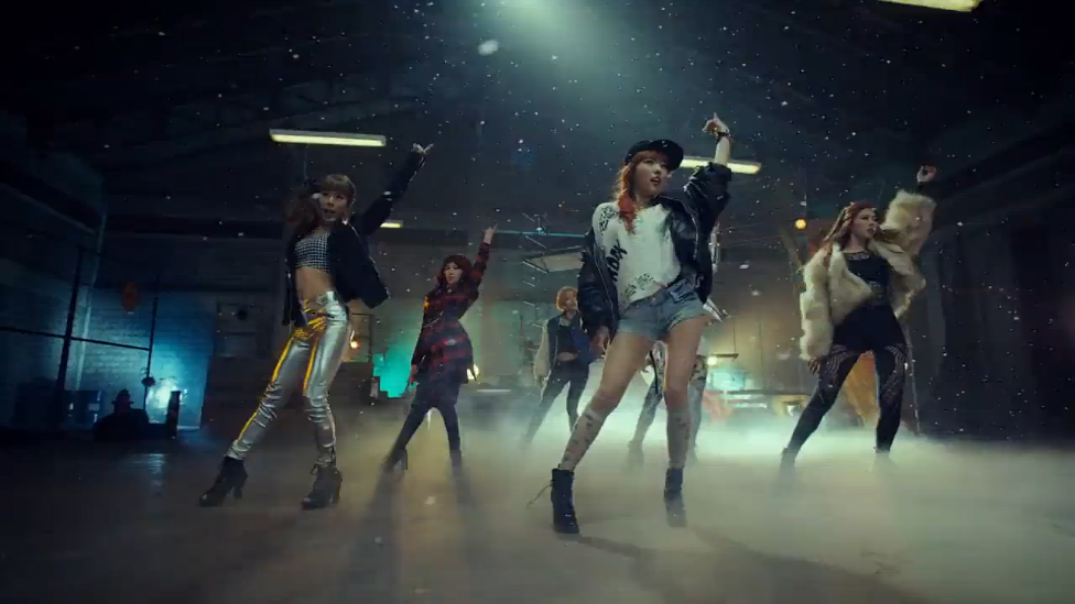 Billion - Dancing Alone [Official Music Video 2014] смотреть онлайн