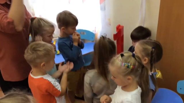 Занятие в средней группе. Окружающий мир. Начальная школа-детский сад "Доверие" 15.09.16 смотреть онлайн